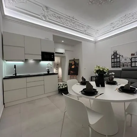 La Maison Del Bell'antonio - Downtown Apartment *